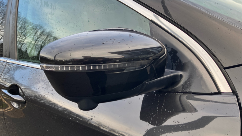 Nissan Qashqai 1.3 DiG-T Tekna 5dr Petrol Hatchback